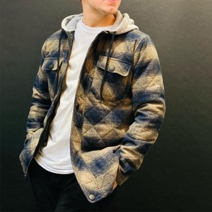 Solid color two-pocket long-sleeved shirt jacket